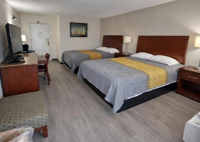 Hotel Budget By O Greensville I 70 2*